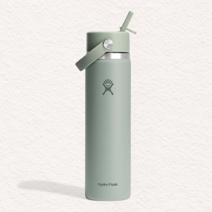 Gifts for cancer patients including a sixdoves Hydro Flask Water Bottle to keep patients hydrated during and after chemo and radiation treatments. 